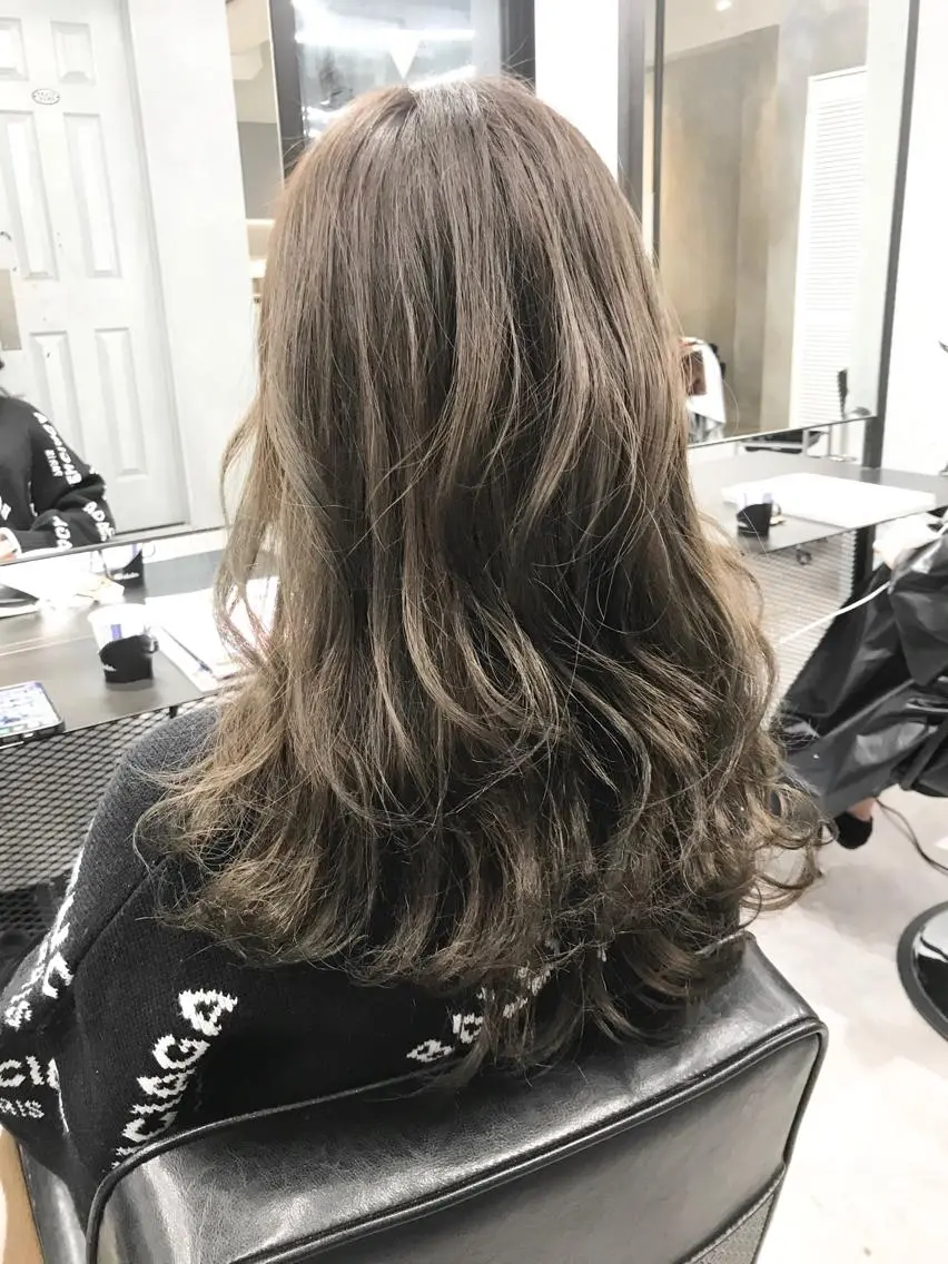 セミロング カラー アッシュ レイヤーカット カット ヘアカラー トリートメント 色気レイヤー& ショートはお任せ🌟のヘアスタイル