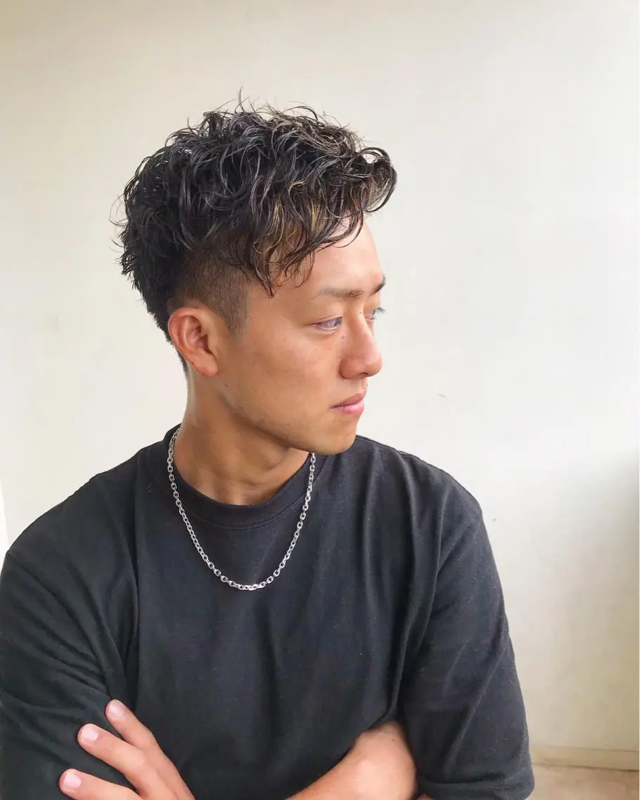 メンズ メンズハイライト メンズメッシュ メンズパーマ ツーブロック 刈り上げ 🟦横浜駅メンズパー マ｜小上馬淳司🟦のヘアスタイル