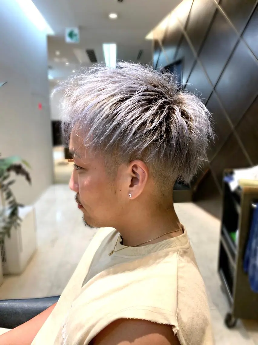 カラー メンズ メンズブリーチ ブリーチ ラベンダーカラー シルバー カット ヘアカラー トリートメント メンズ専門　井藤 雅也のヘアスタイル