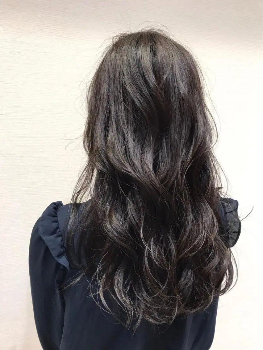 カラー ヘアアレンジ グレージュ 白髪ぼかしハイライト 茗荷谷駅徒歩2分のヘアスタイル