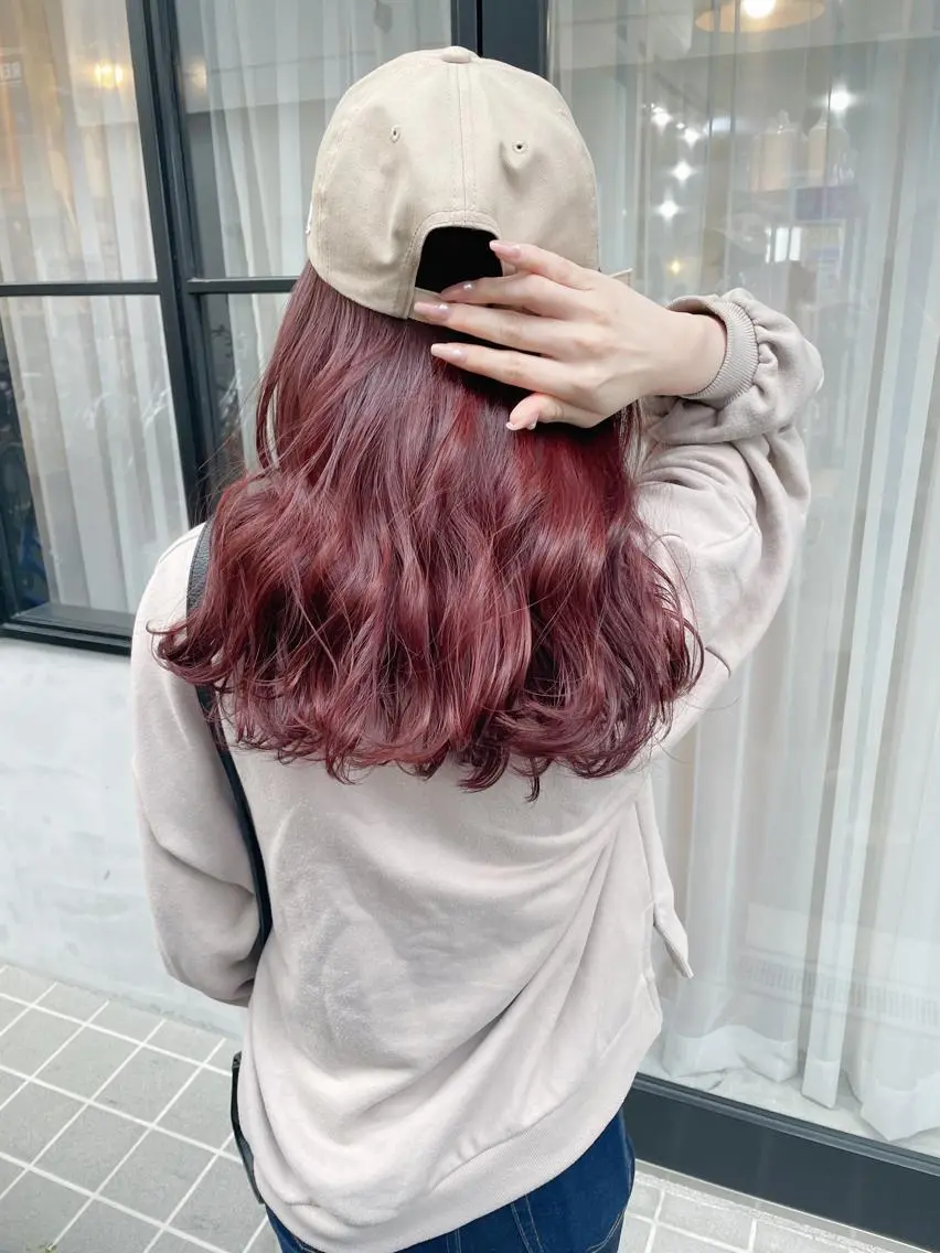 セミロング カラー パーマ ヘアアレンジ メンズ キッズ ネイル マツエク・マツパ メンズブリーチ ブリーチ ブリーチなしカラー ピンクカラー レッドカラー カット ヘアカラー トリートメント 前田 陽南子のヘアスタイル
