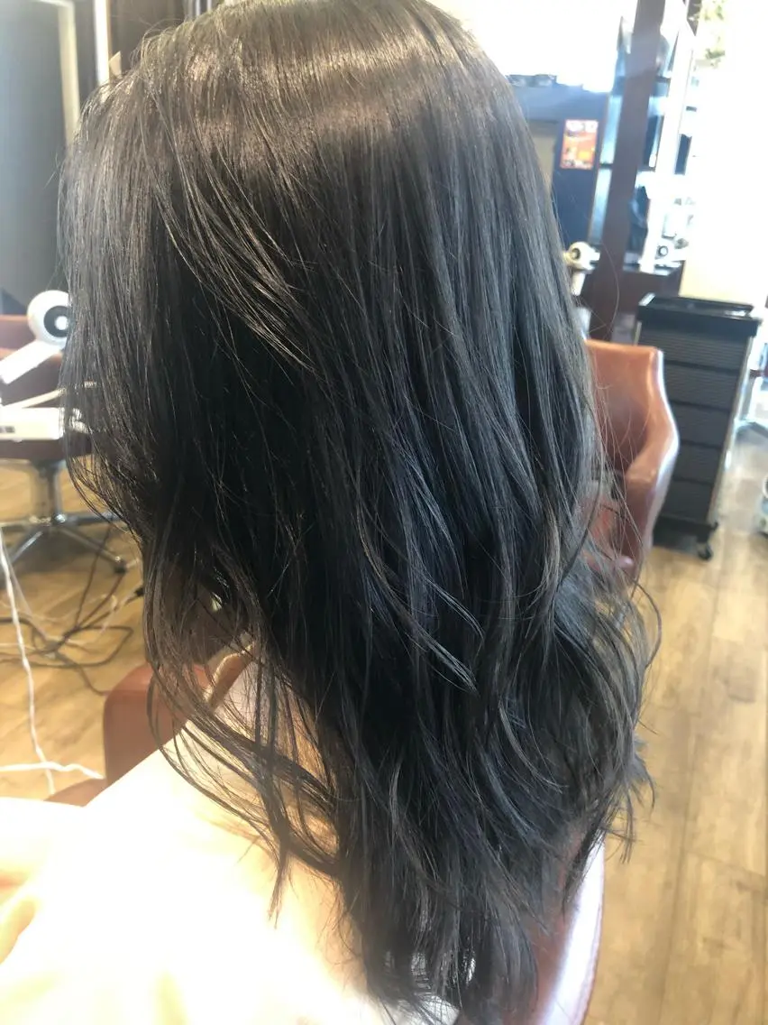 ミディアム カラー ブルーカラー ヘアカラー 代表 YUKI ☆のヘアスタイル