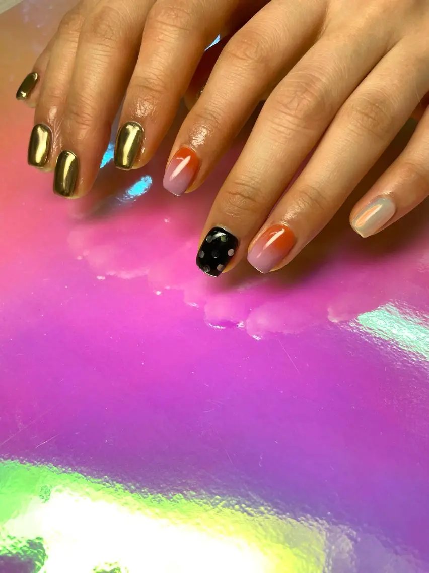 ネイル ゴールド ミラーネイル Nail salon Euphoriaのネイルデザイン