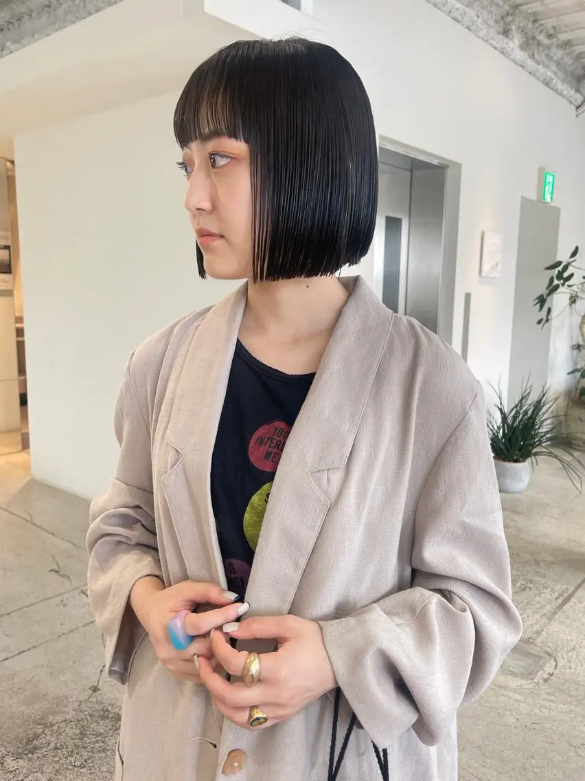 ショート oma 袮次金 鈴香のヘアスタイル