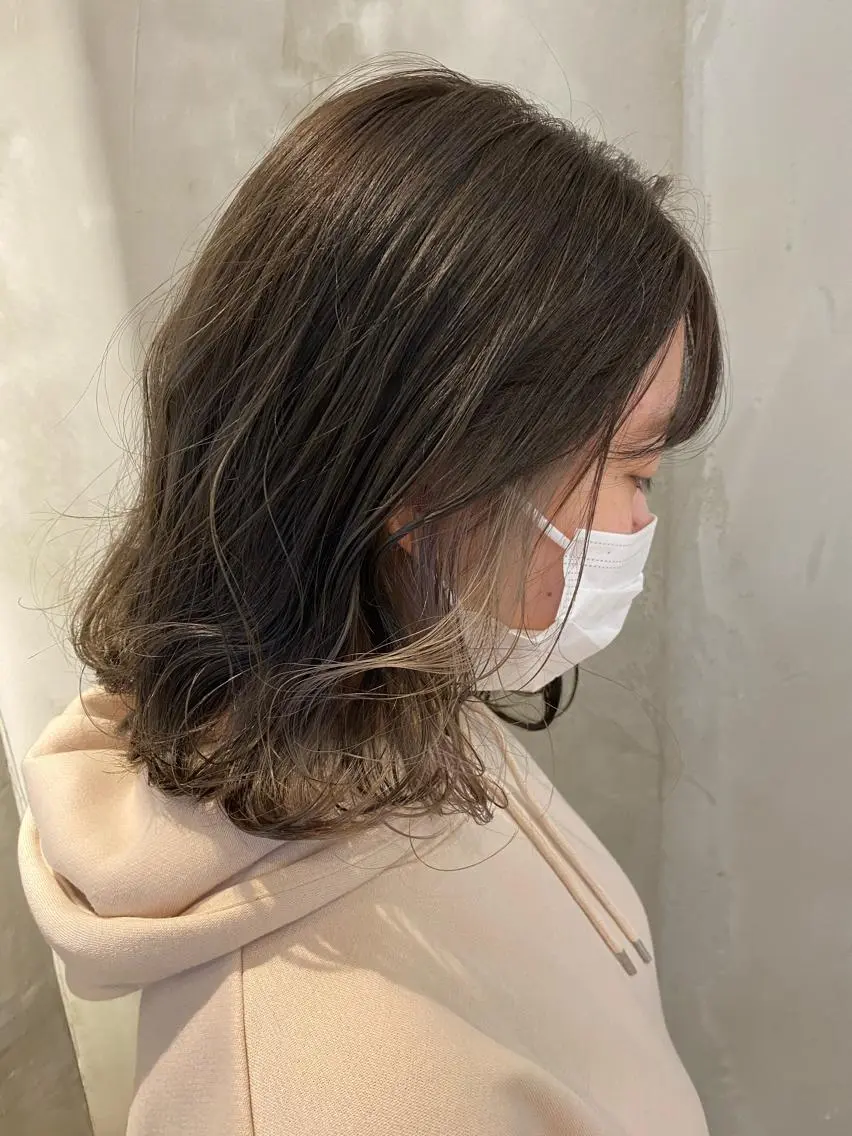 ミディアム ハイライト カット ヘアカラー トリートメント 新宿/顔周りカット +レイヤー=しずく♩のヘアスタイル