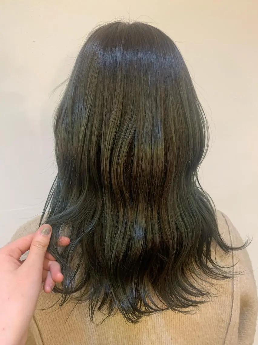 ロング カラー ベージュカラー オリーブベージュ cana 札幌レイヤースタイルのヘアスタイル