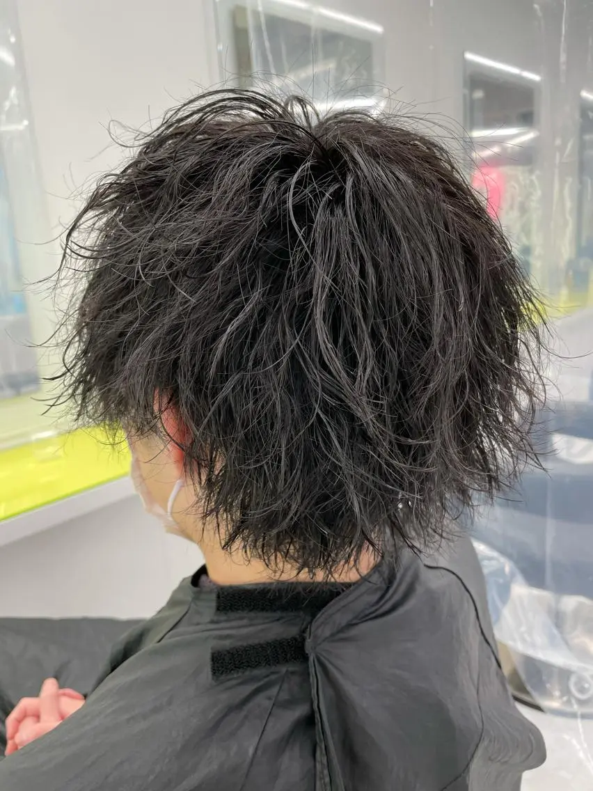 ミディアム カラー パーマ ヘアアレンジ メンズ キッズ カット パーマ ヘアセット メンズ特化美容師 aiの眉毛・アイブロウイメージ