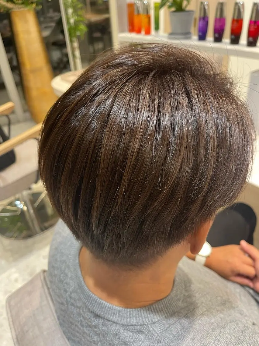 カラー 𝓜𝓮𝓛𝓲𝓟 冨樫果楠のヘアスタイル