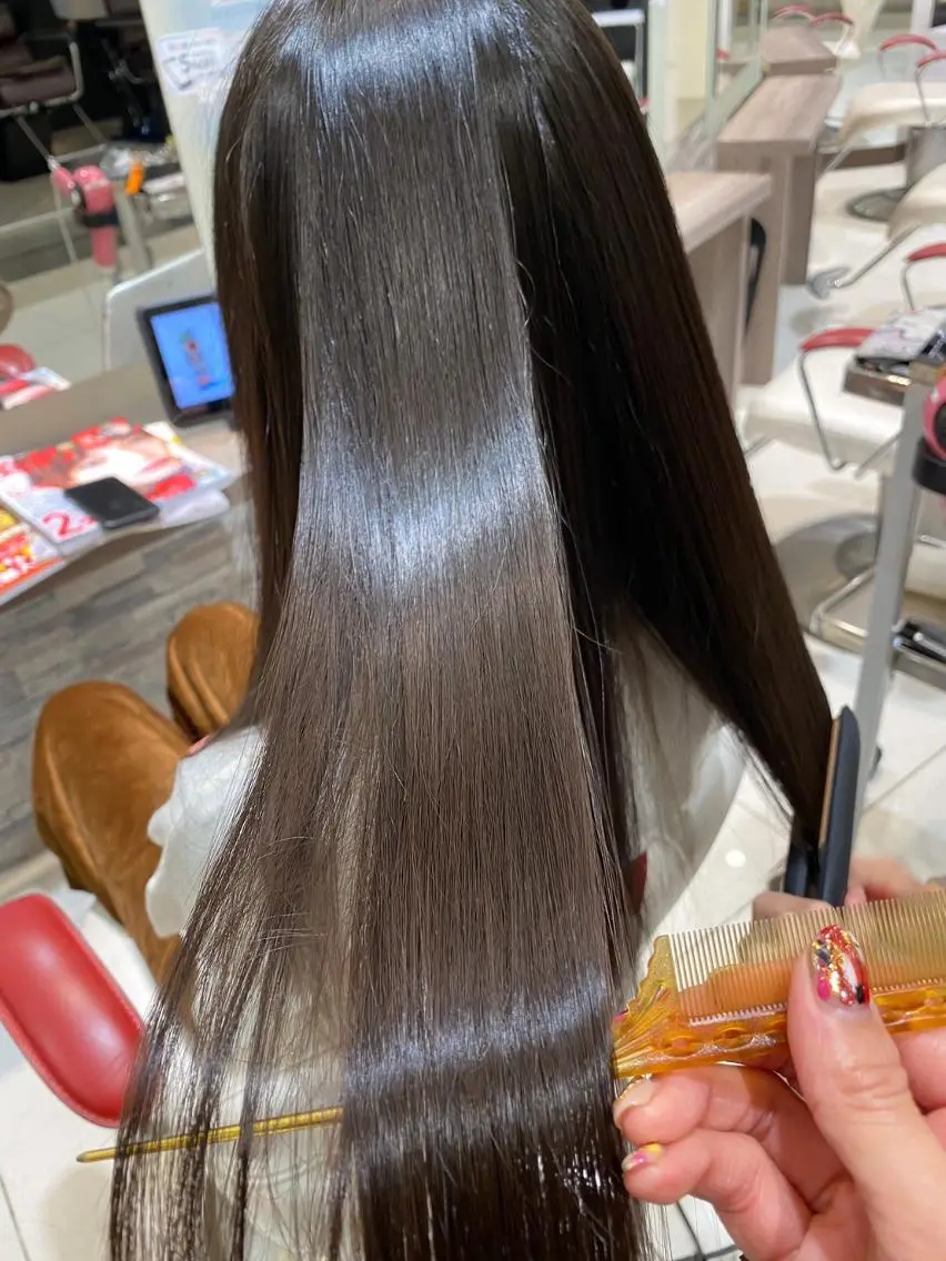 ロング パーマ ストレートパーマ 片山 果美のヘアスタイル
