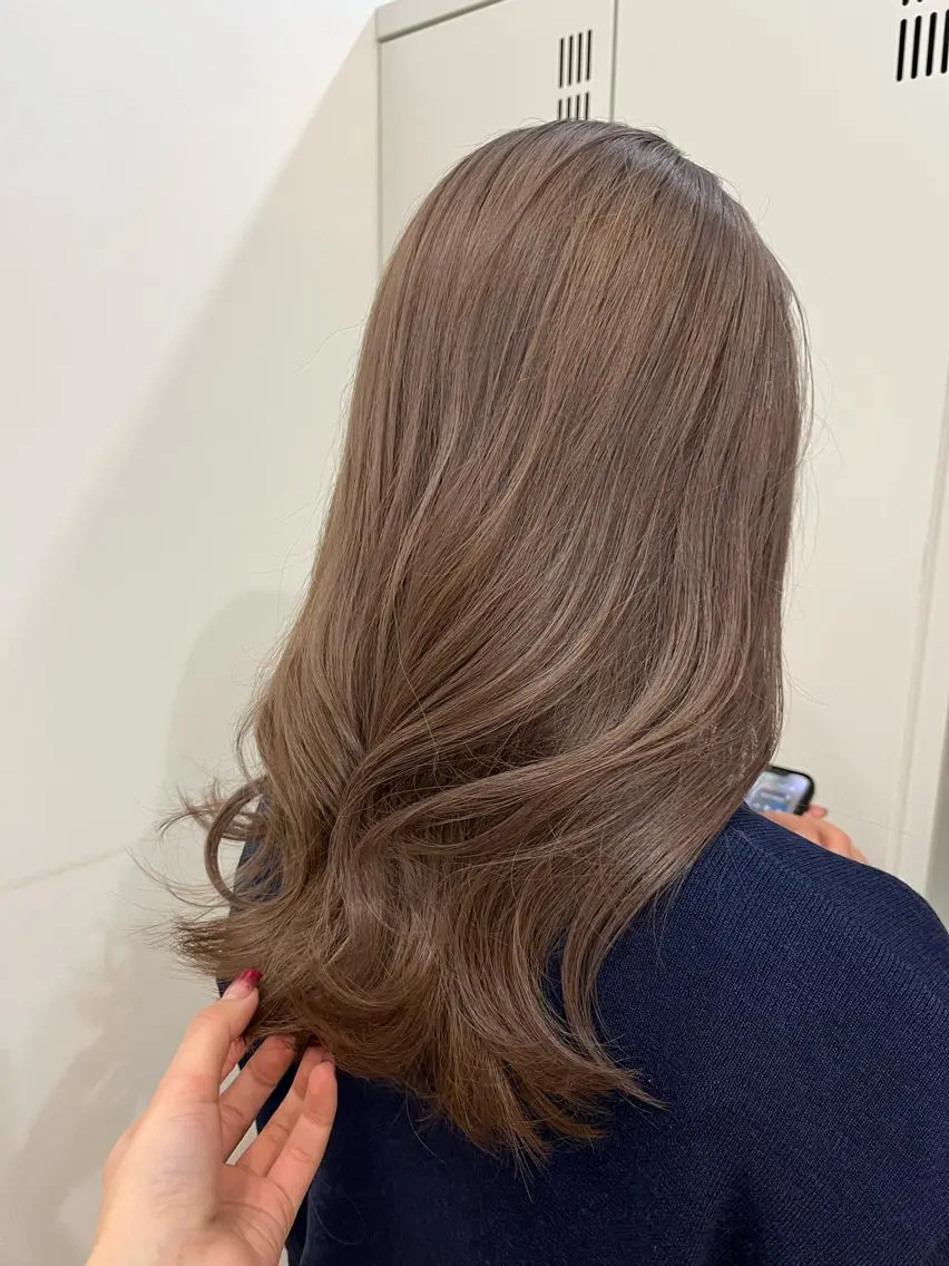 セミロング パープルカラー ヘアカラー タニ ヒナタの眉毛・アイブロウイメージ