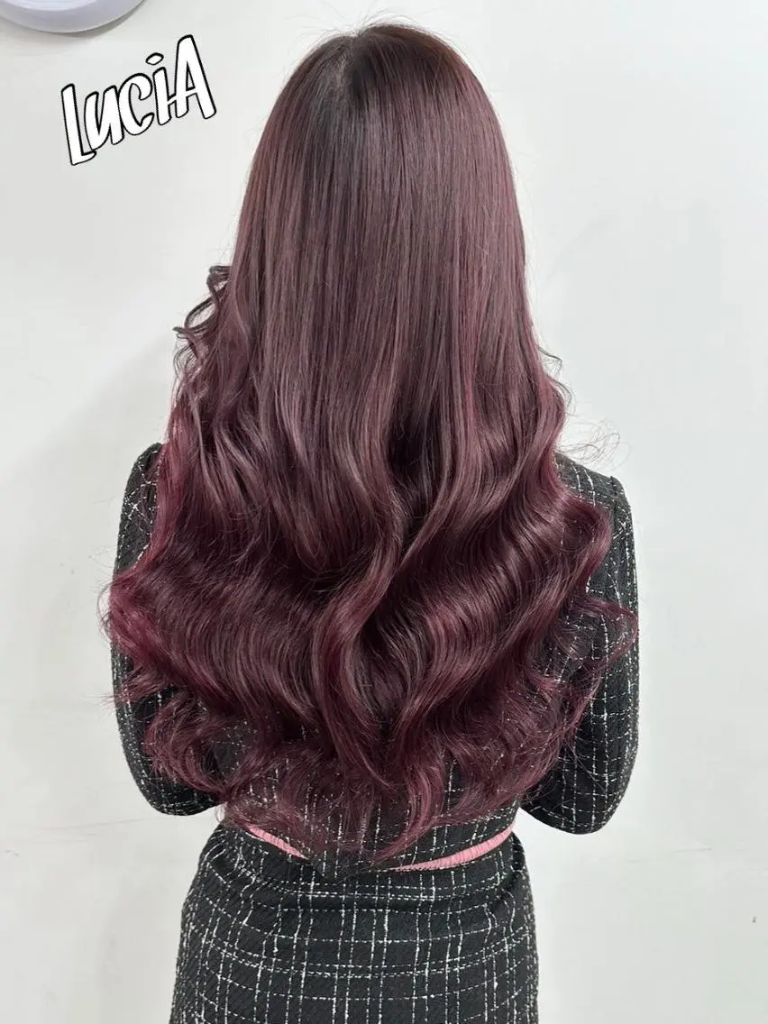 ロング ヘアアレンジ カラー シールエクステ 黒髪 ブリーチ デザインカラー ダブルカラー LuciAエクステ カラーNANAのヘアスタイル
