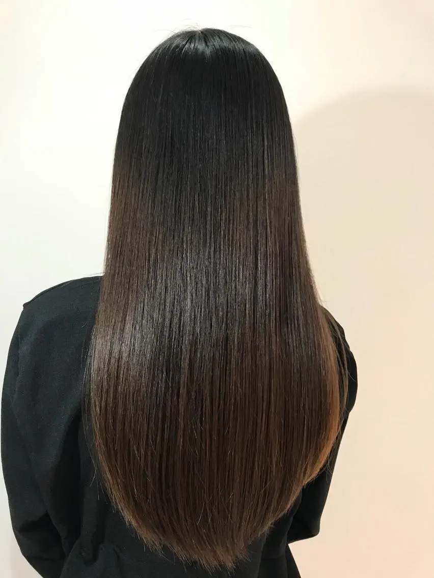 セミロング 髪質改善 トリートメント ✨艶ブリーチカラー ✨四ノ宮裕己のヘアスタイル