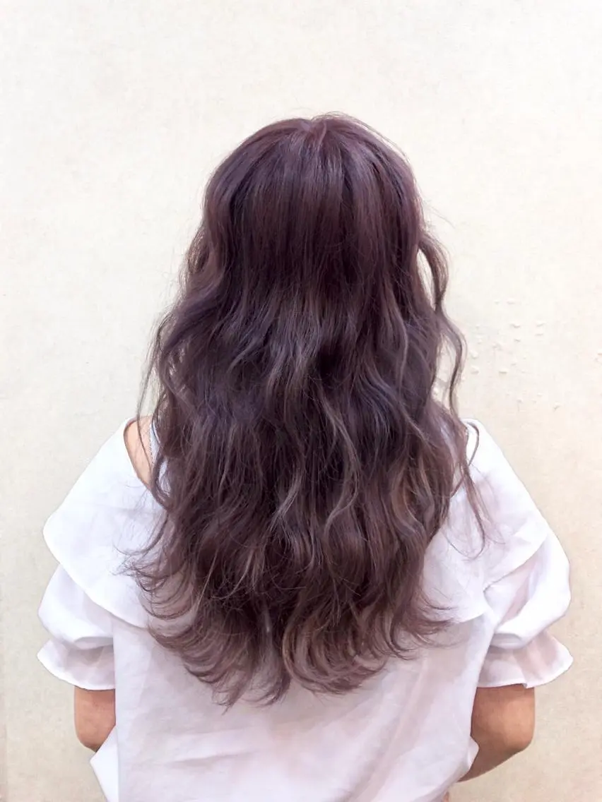 ロング カラー パーマ ヘアアレンジ ブリーチ 色落ちまでキレイに！ ！女性サロンのヘアスタイル