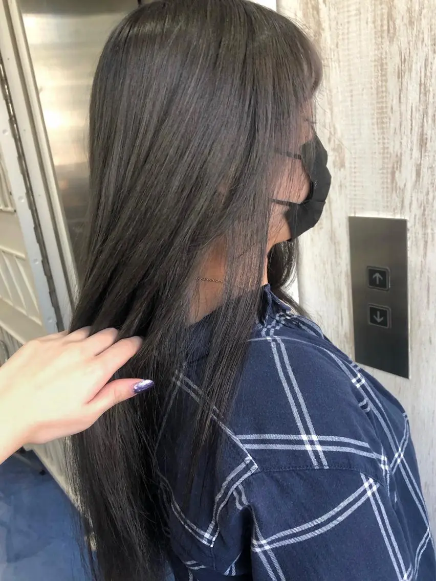 カラー white.梅田 デザインカラー🦄のヘアスタイル
