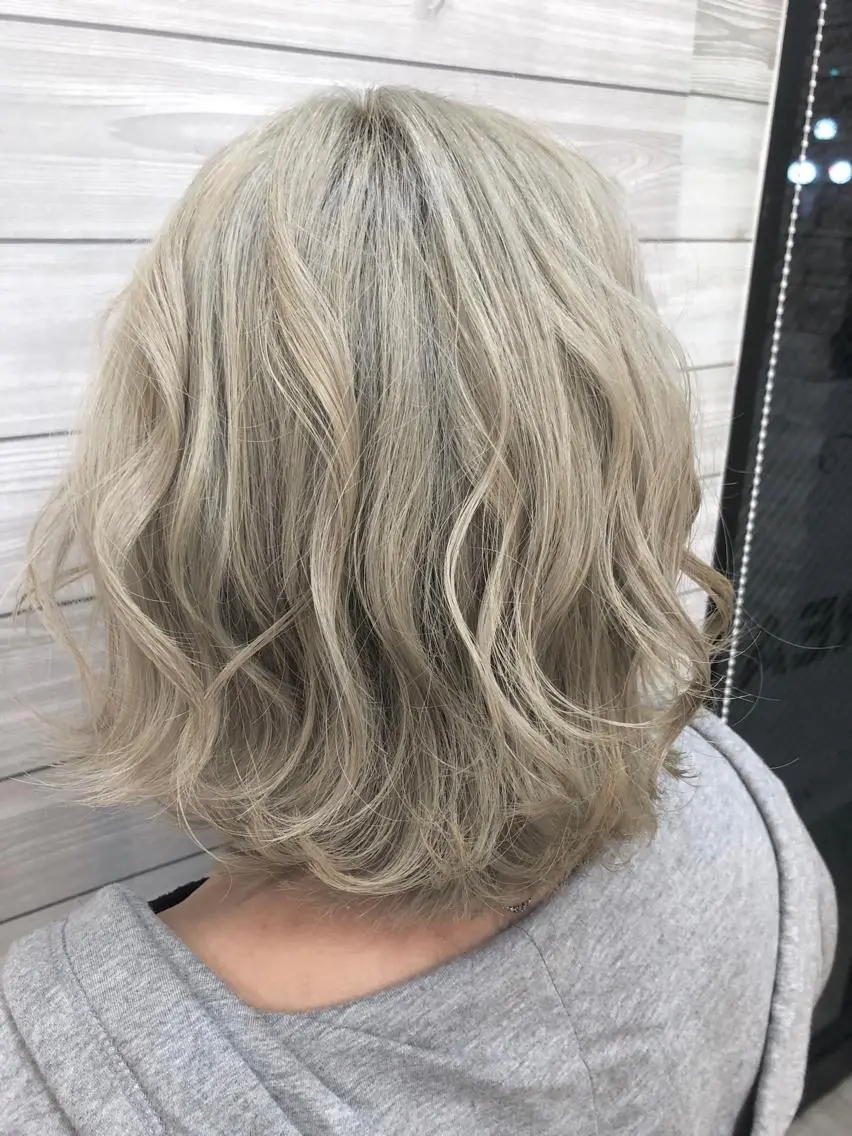 ミディアム カラー 🌟イメチェン美容師 🌟清水 大輝のヘアスタイル
