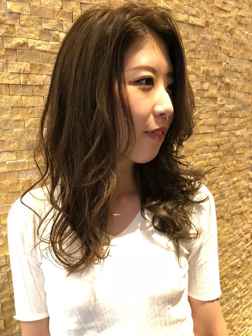 セミロング カラー パーマ カット ヘアカラー パーマ トリートメント ヘッドスパ 小田 莉加子のヘアスタイル