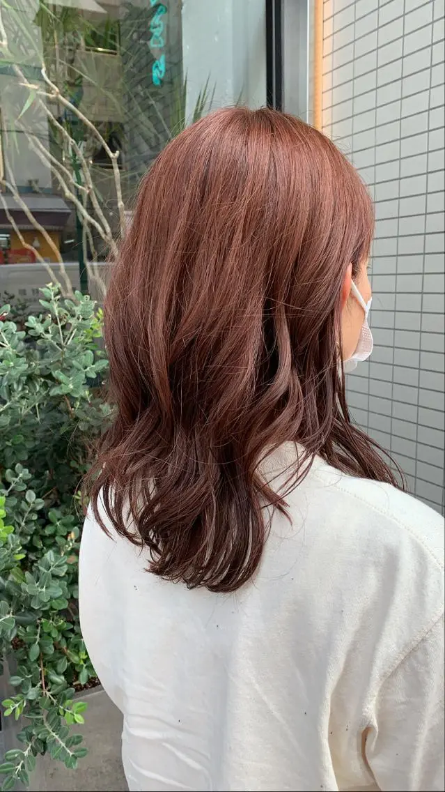 セミロング カラー ベージュカラー ブリーチ ピンクカラー ピンクベージュ カット ヘアカラー トリートメント 清田 健太朗のヘアスタイル