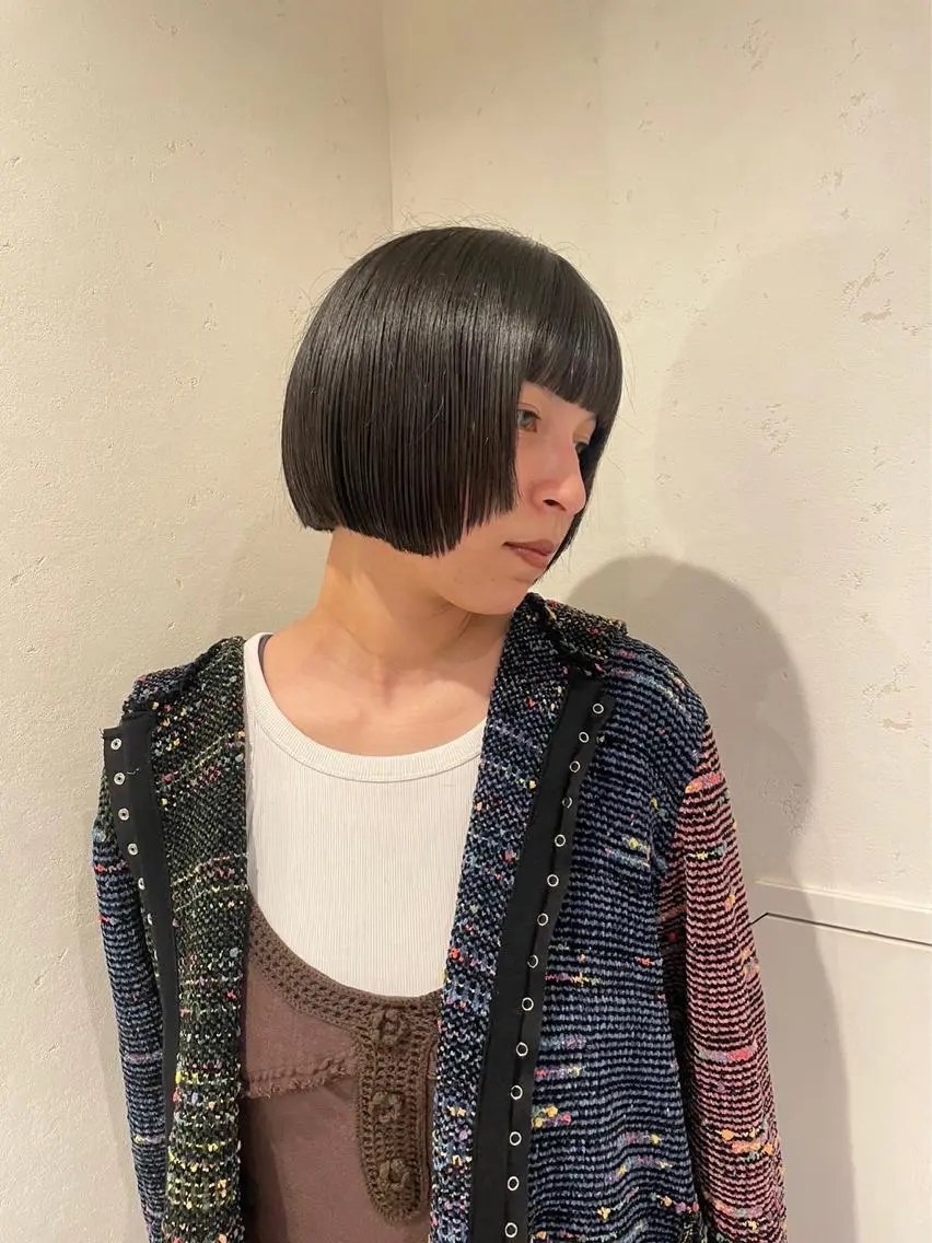 ミディアム カット 渋谷 留菜のヘアスタイル