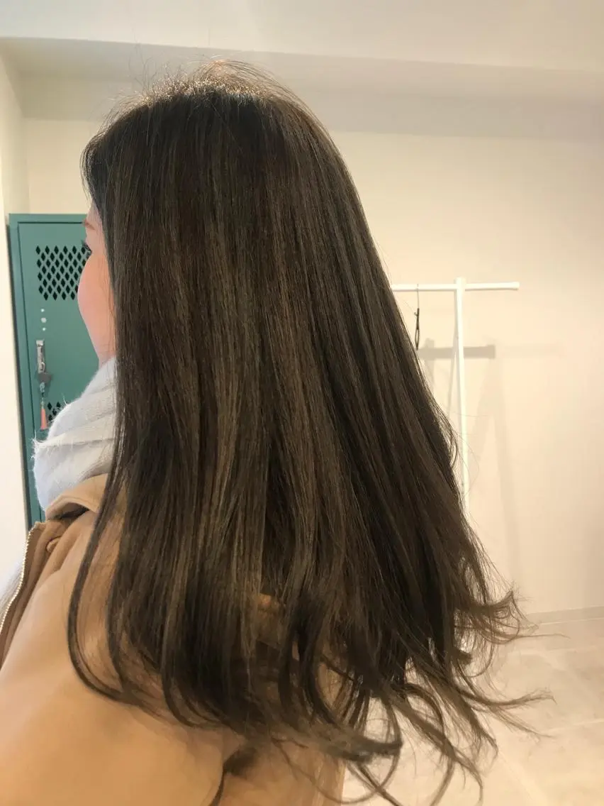 セミロング カラー 髪の再生請負人 矢野雄三のヘアスタイル