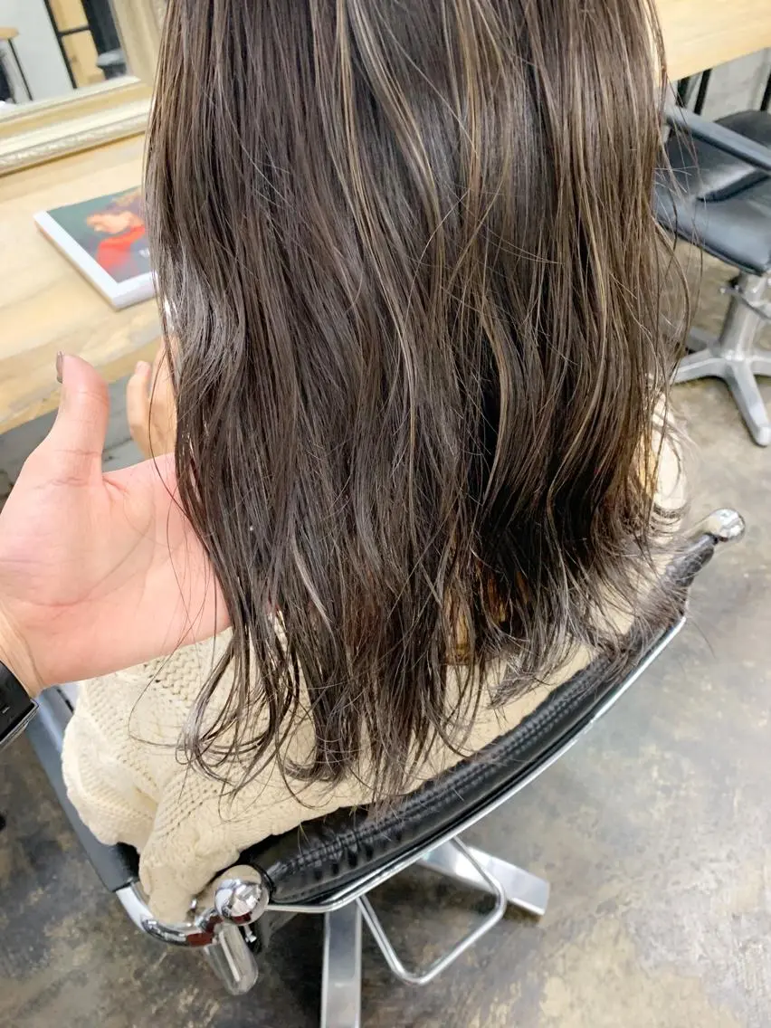 セミロング 初めてでも失敗しない 透明感カラー Miiのヘアスタイル