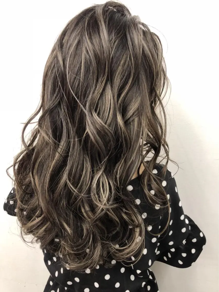 ロング カラー 透明感カラー ハイライトカラー ハイライト 海外風レイヤーカット 👑店長 平松 由のヘアスタイル