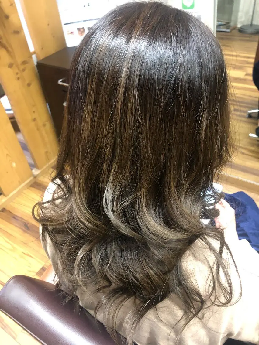 ミディアム カラー ブリーチ ブリーチなしカラー 後藤 健史のヘアスタイル