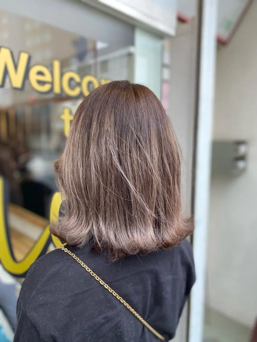 ミディアム カラー ヘアアレンジ バレイヤージュ レイヤーカット ハイトーン&透明感 カラー☘️片山優陽のヘアスタイル