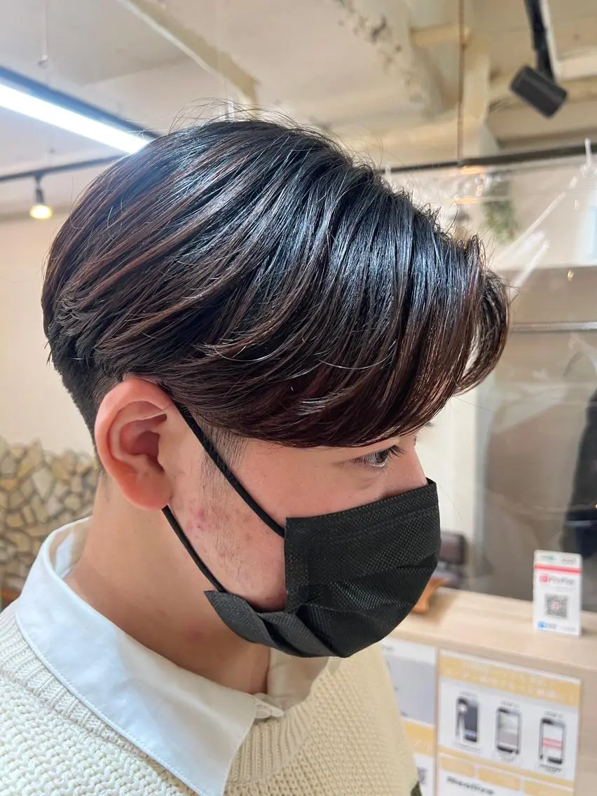 ミディアム パーマ メンズ ミディアムパーマ センターパート メンズパーマ カット パーマ メンズカットパーマ ✂️ JOYAのヘアスタイル