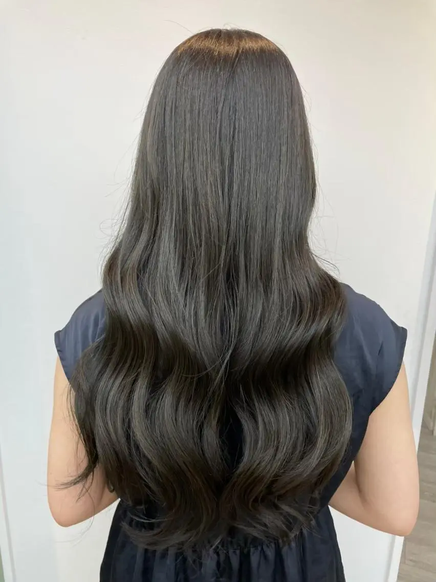 ロング ヘアアレンジ パーマ カラー アディクシーカラー ベージュカラー ブリーチ ケアカラー 透明感カラー カット ヘアカラー トリートメント ヘアケア特化型サロン newi 梅田のヘアスタイル