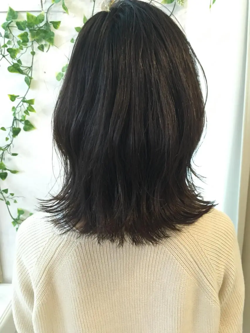 ミディアム カラー ブリーチ グレージュ ネイビーカラー ブリーチなしカラー エクステ(レミー毛) NINEのヘアスタイル