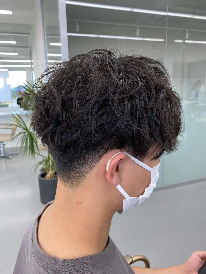 パーマ メンズ マッシュ メンズパーマ 刈り上げ 小岸 竜のヘアスタイル