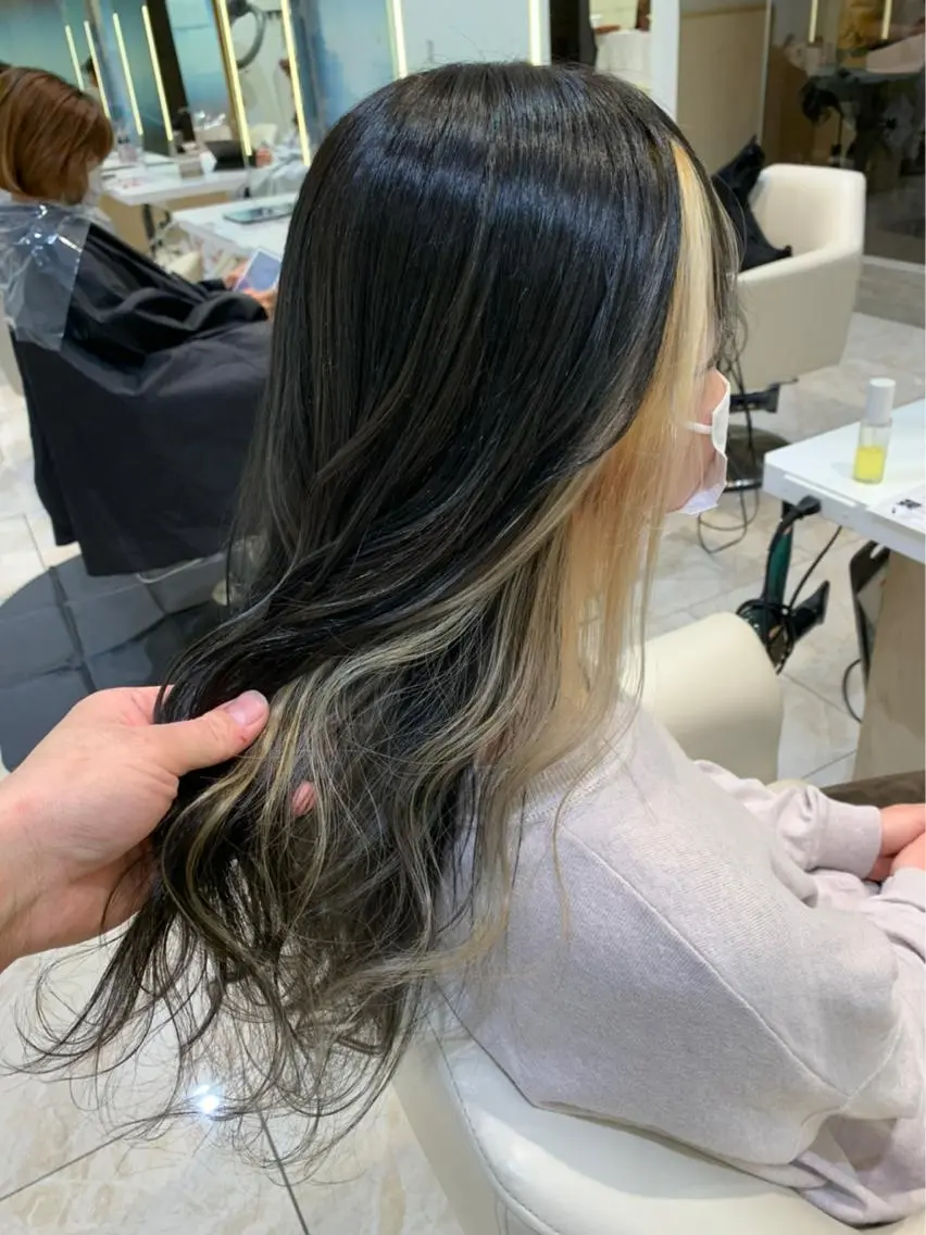 ロング カラー イヤリングカラー ヘアカラー miho𓂃 透明感/レイヤーのヘアスタイル