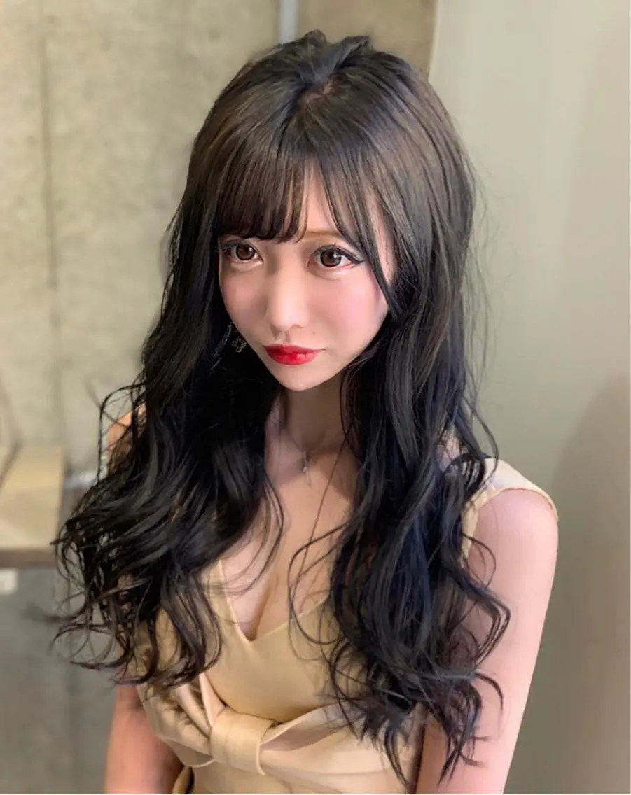 ロング カラー ヘアアレンジ ダークグレー ダブルカラー ハイトーンカラー ロング 髪質改善×ハイトーン 中田啄也のヘアスタイル