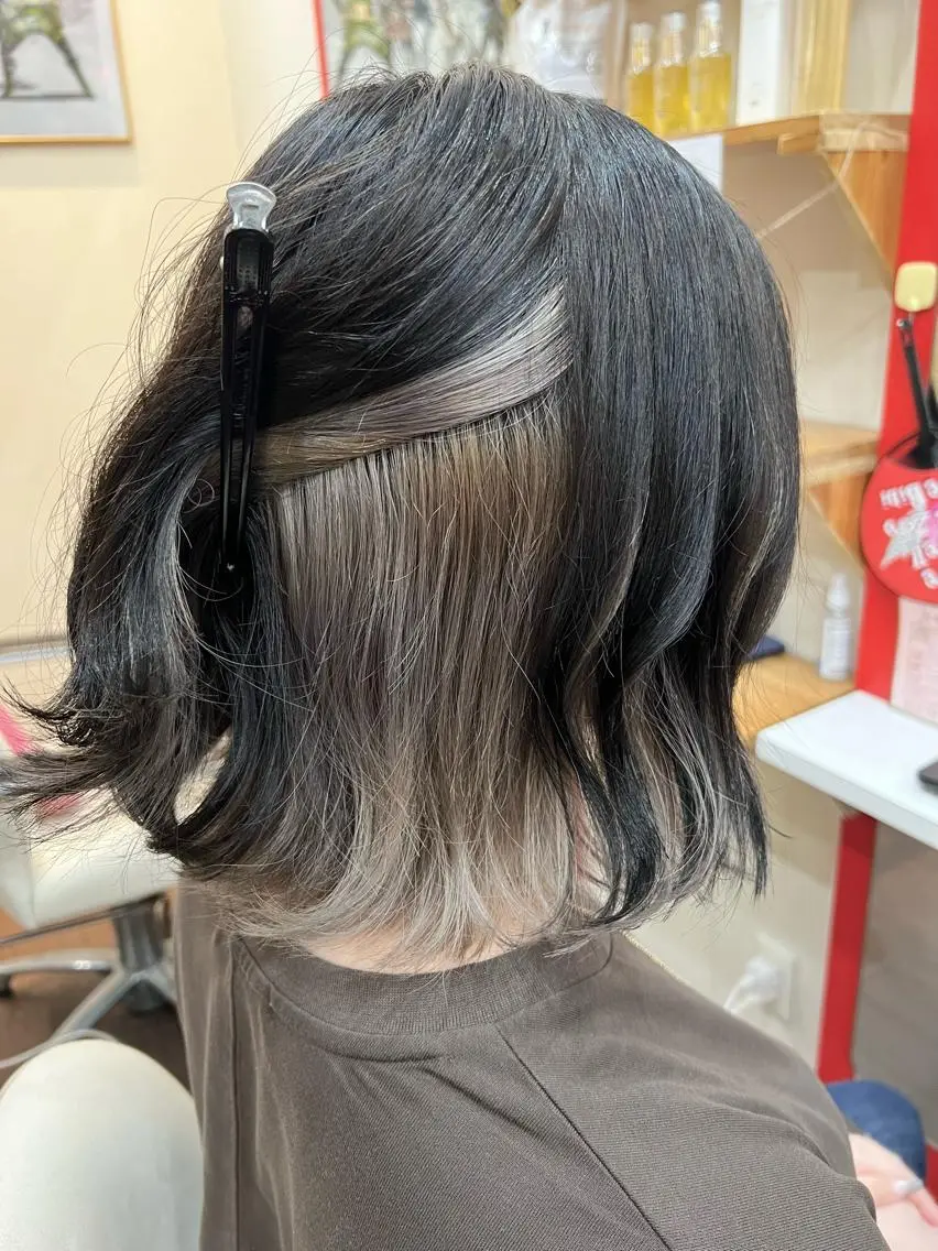 ショート カラー アッシュ ブリーチ ヘアカラー まさき✂︎ /ブリーチカラーのヘアスタイル
