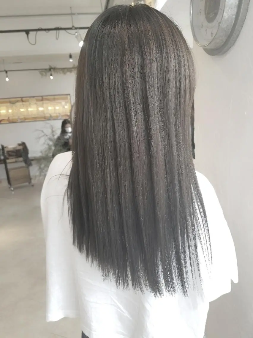 セミロング カラー グレージュ 外国人風カラー カット ヘアカラー トリートメント すずき えりのヘアスタイル