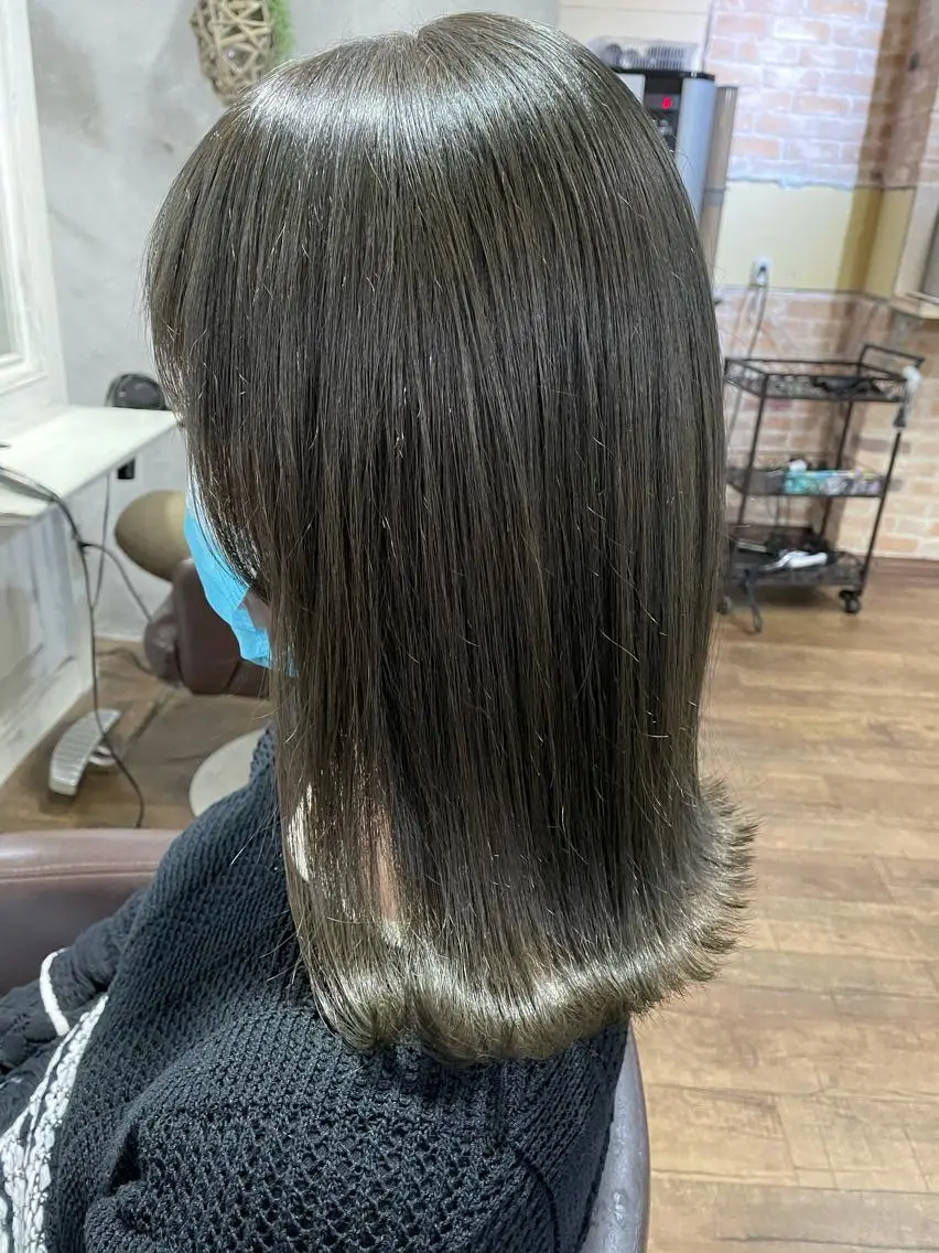 ミディアム カット ヘアカラー 遠藤 拓馬のヘアスタイル