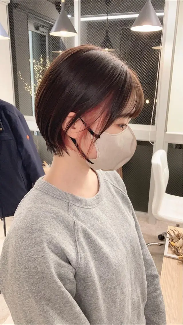 ショート カラー 丸みショート ブリーチ ピンクカラー シースルーバング ショートヘア カット ヘアカラー トリートメント Chainon　山中 拓也のヘアスタイル