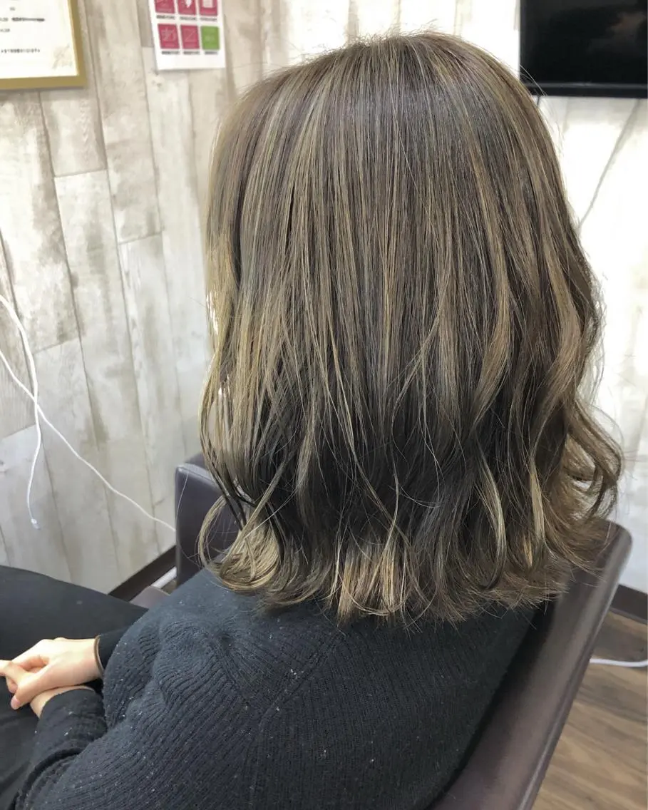 ミディアム カラー ヘアカラー モリナガ ヒトミのヘアスタイル