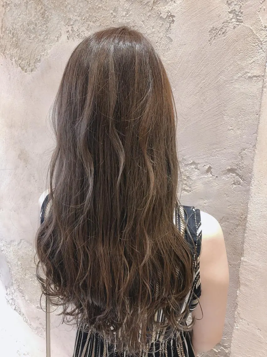 ロング アッシュ カット ヘアカラー トリートメント 代表山口ひな 髪質改善のプロのヘアスタイル