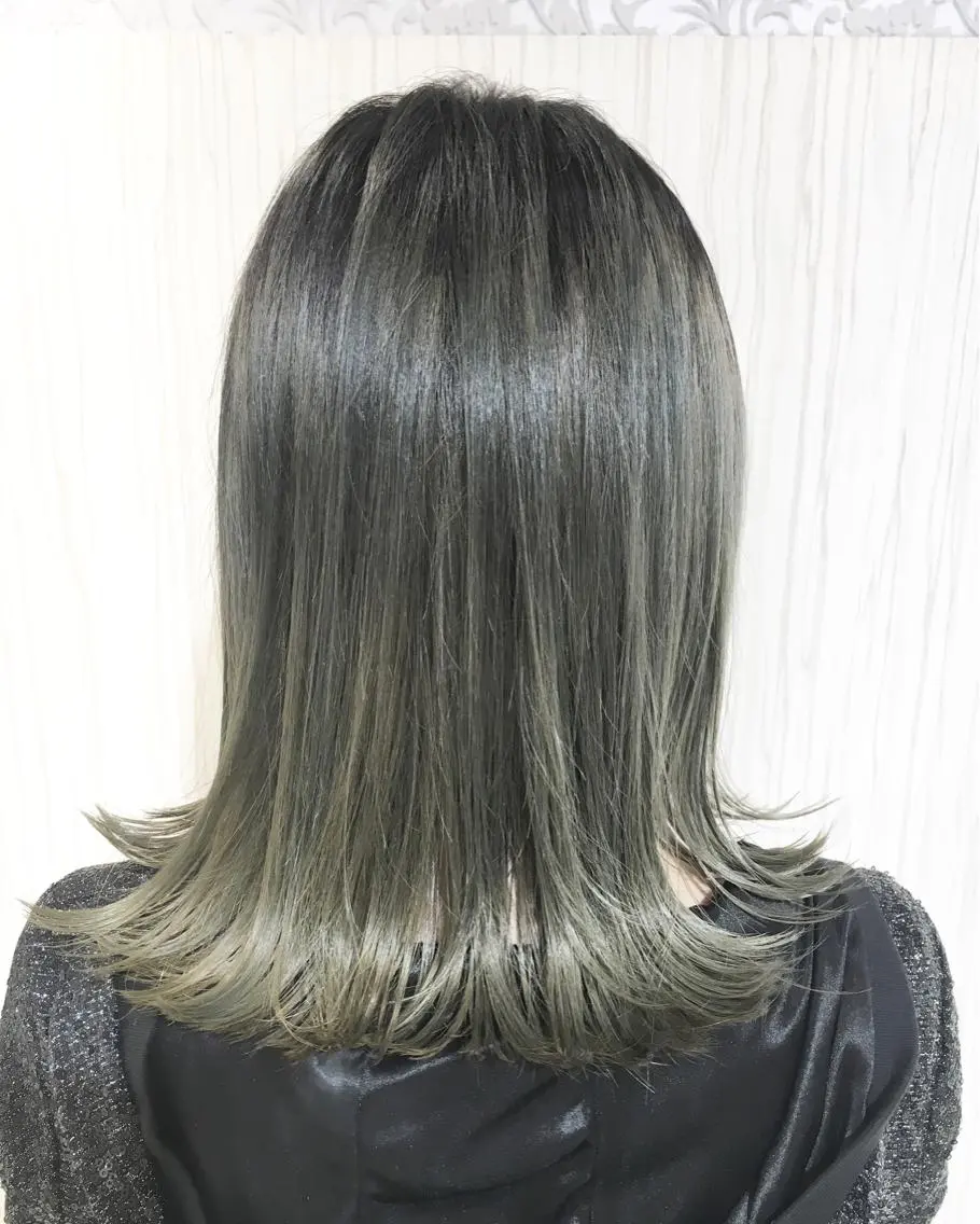ショート ミディアム カラー ヘアアレンジ 外ハネヘア ✨艶髪✨透明感✨ 山内大樹のヘアスタイル