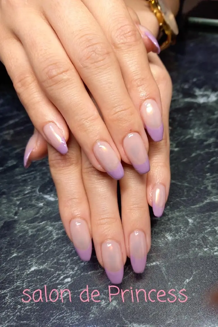 ネイル オーロラネイル フレンチネイル salon de  Princessのネイルデザイン