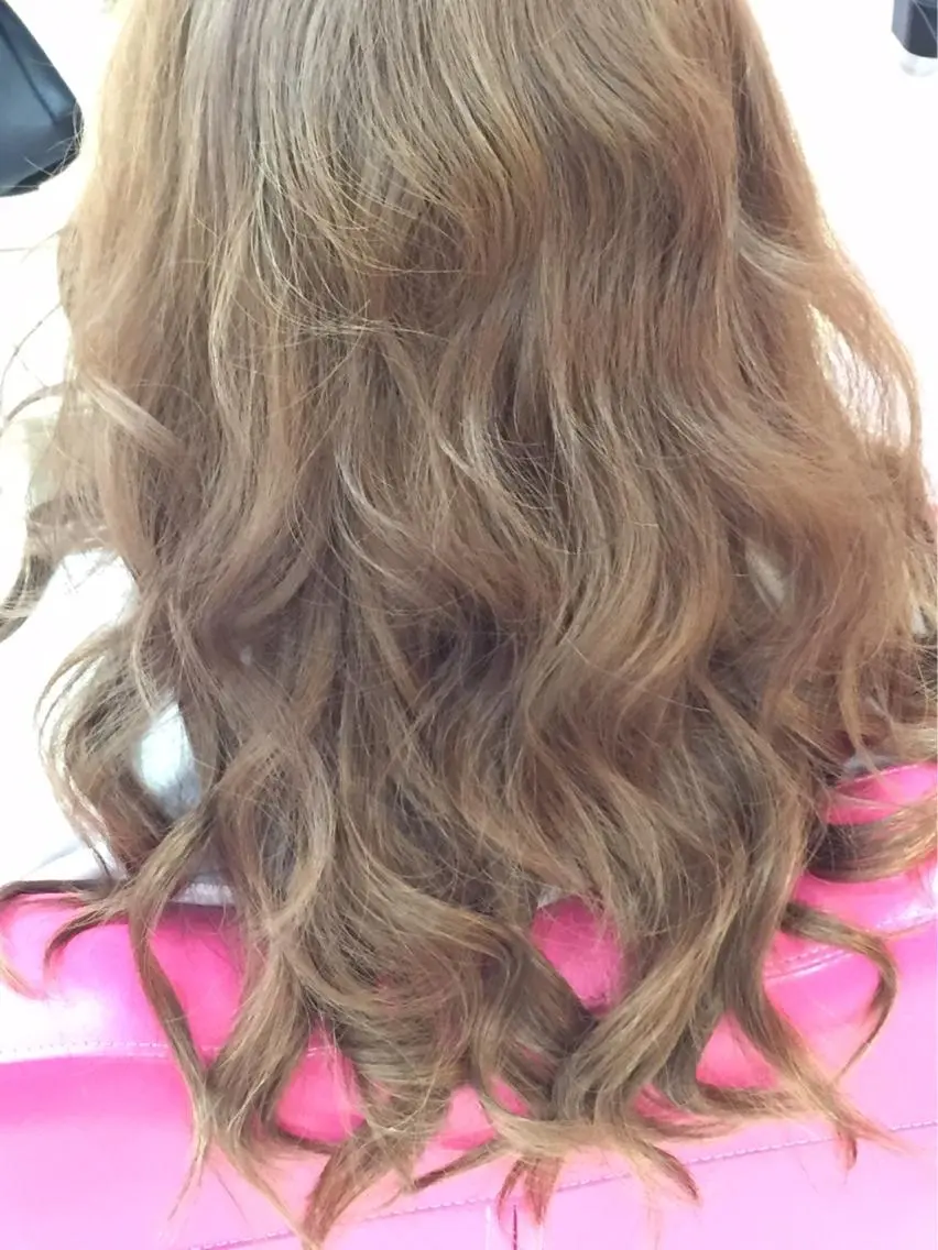 セミロング カラー ヘアカラー トリートメント ヤナ マネージャーのヘアスタイル