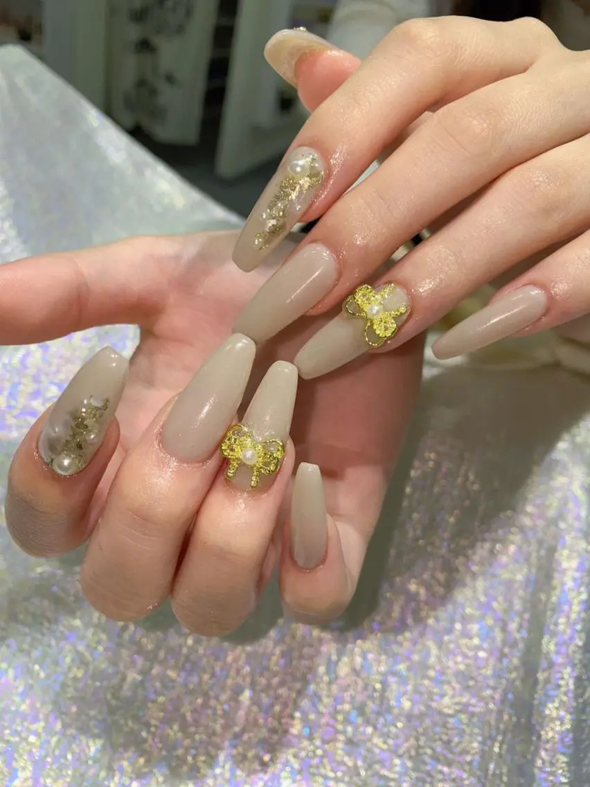 ネイル アートネイル 長さ出し ネイルチップ Queen‘s なんのネイルデザイン