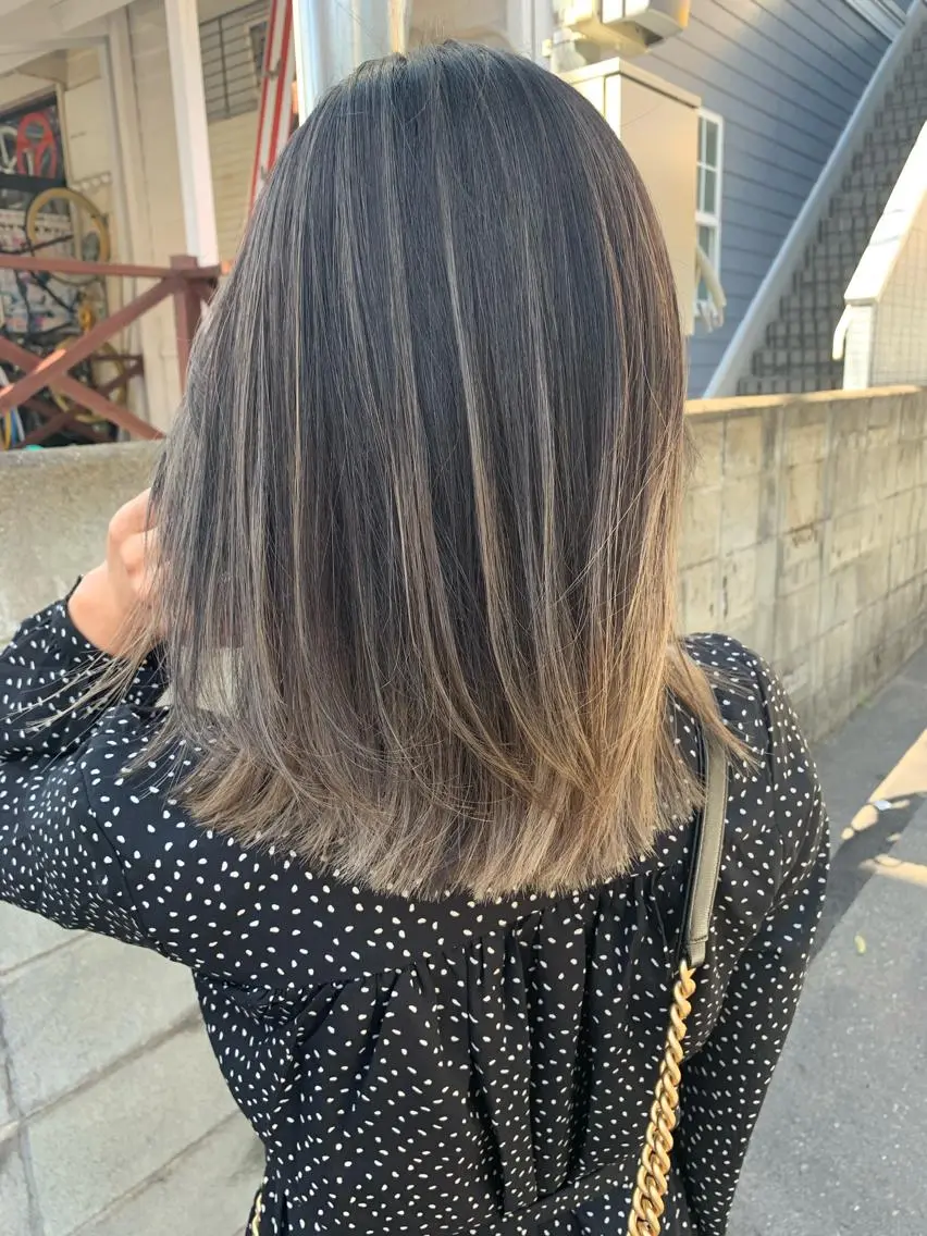 ミディアム カラー バレイヤージュ レイヤーカット hubhair レイヤー/透明感のヘアスタイル