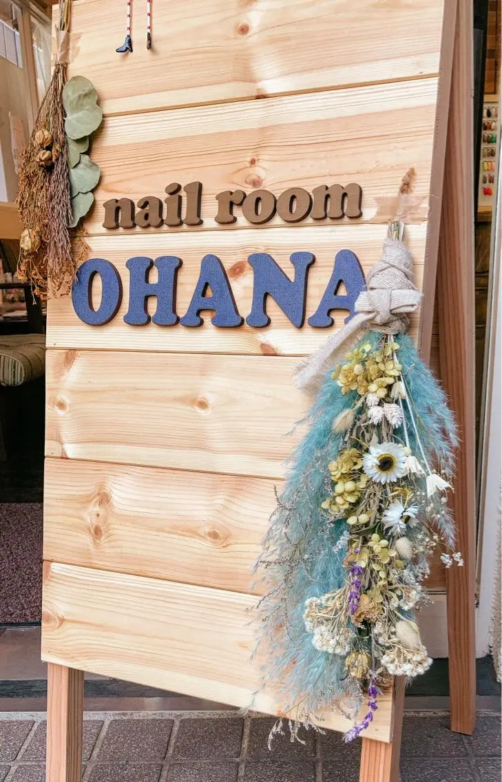 ネイル べっ甲ネイル フットネイル マグネットネイル ミラーネイル ニュアンスネイル nailroom OHANA🌴のネイルデザイン