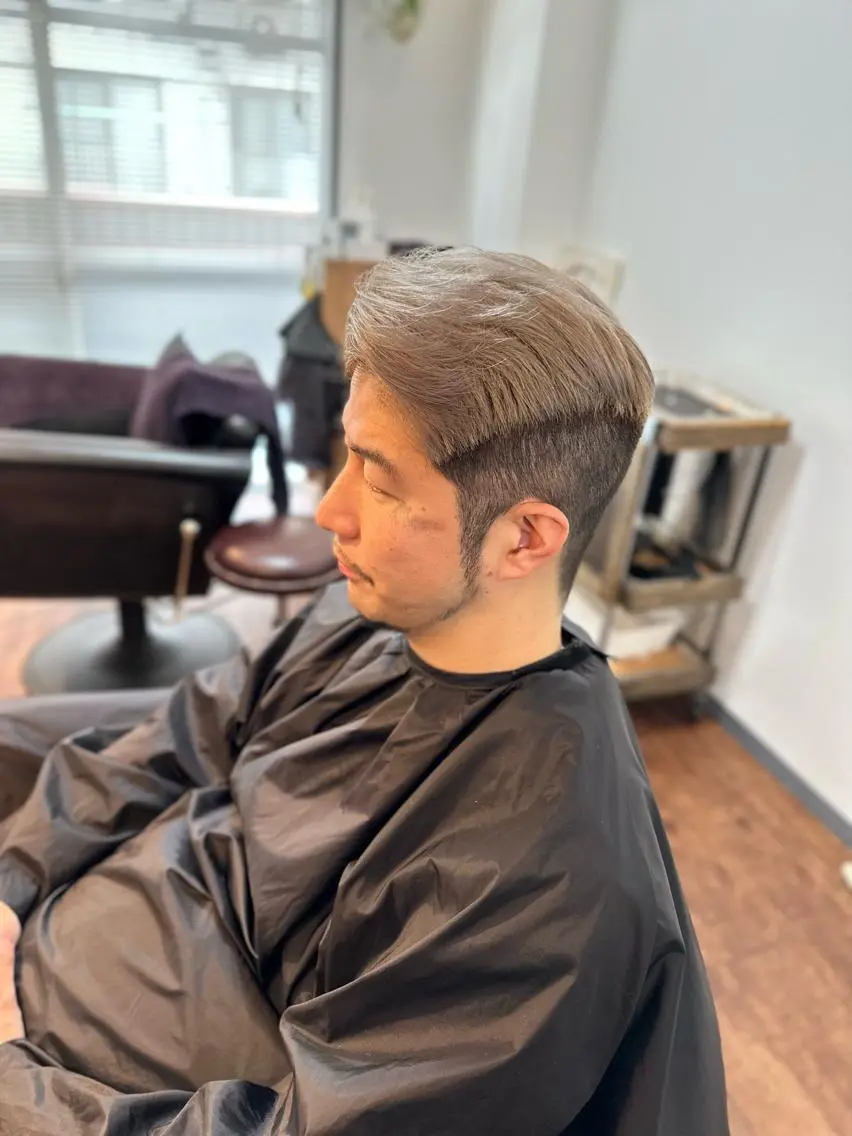 ショート カラー メンズ メンズブリーチ ブリーチ グレージュ Luzir⭐︎ GEN⭐︎のヘアスタイル