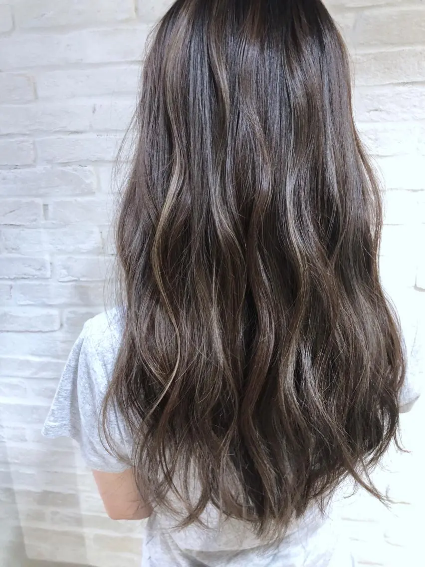 ロング カラー ヘアアレンジ ハイライトカラー ハイライト ヘアカラー トリートメント 小松 郁斗のヘアスタイル