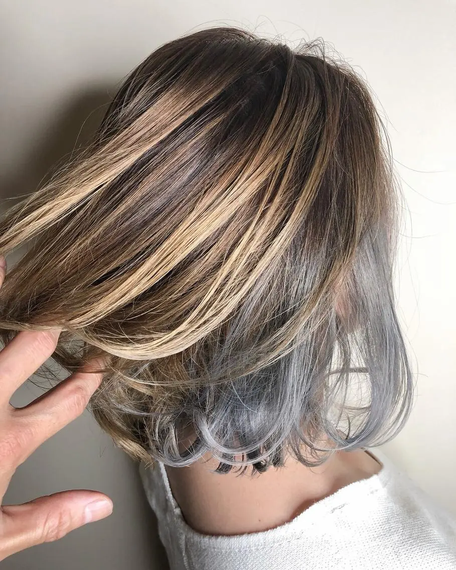 ショート カラー インナーカラー 上霜 菜月のヘアスタイル