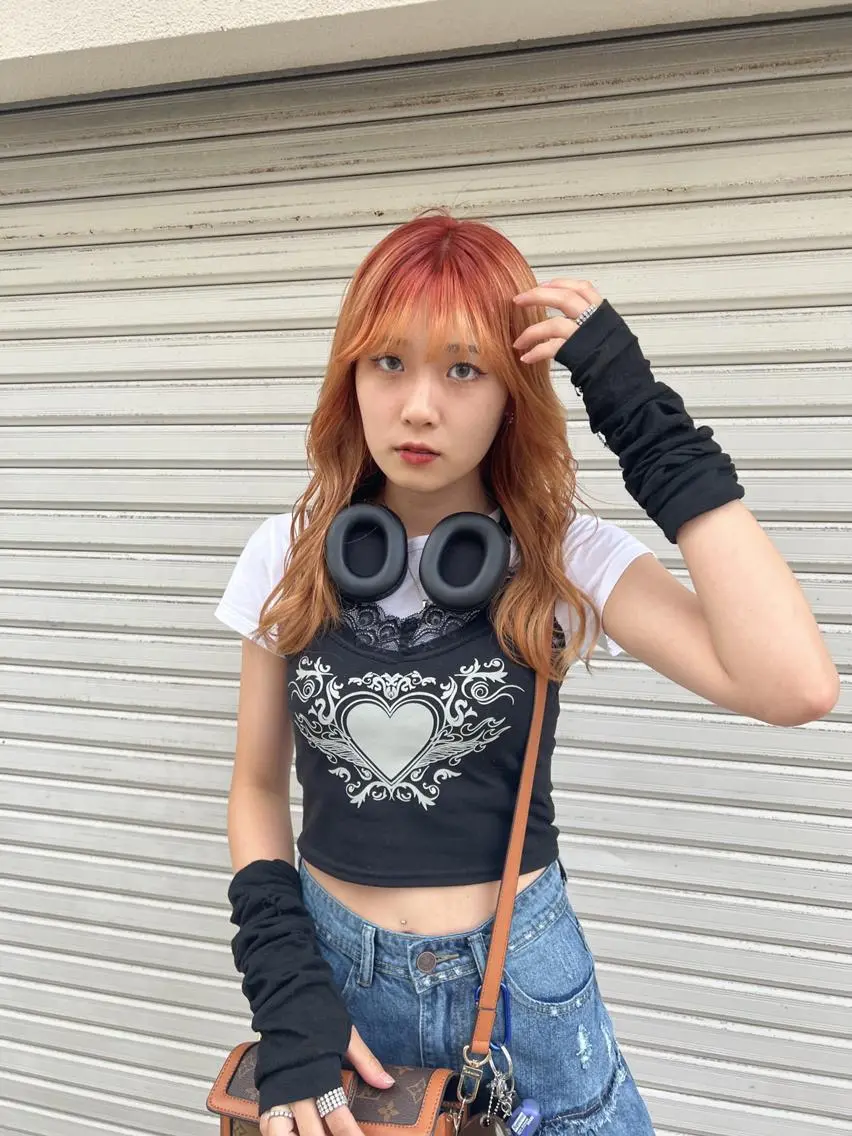 セミロング カラー ブリーチ ケアブリーチ グラデーションカラー オレンジ ヘアカラー ブリーチカラーが人気 onnuのヘアスタイル