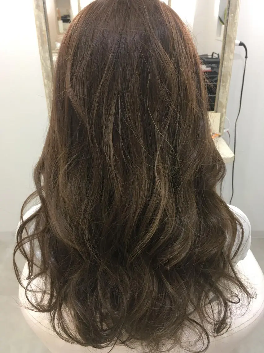 セミロング ロング カラー 髪質改善 中川 翔のヘアスタイル